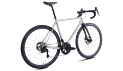 Holdsworth Helm Shimano Dura-Ace Di2 Titanium Road Bike -Bicycle Gear Shop CBHOHELMDADI2 P3 scaled